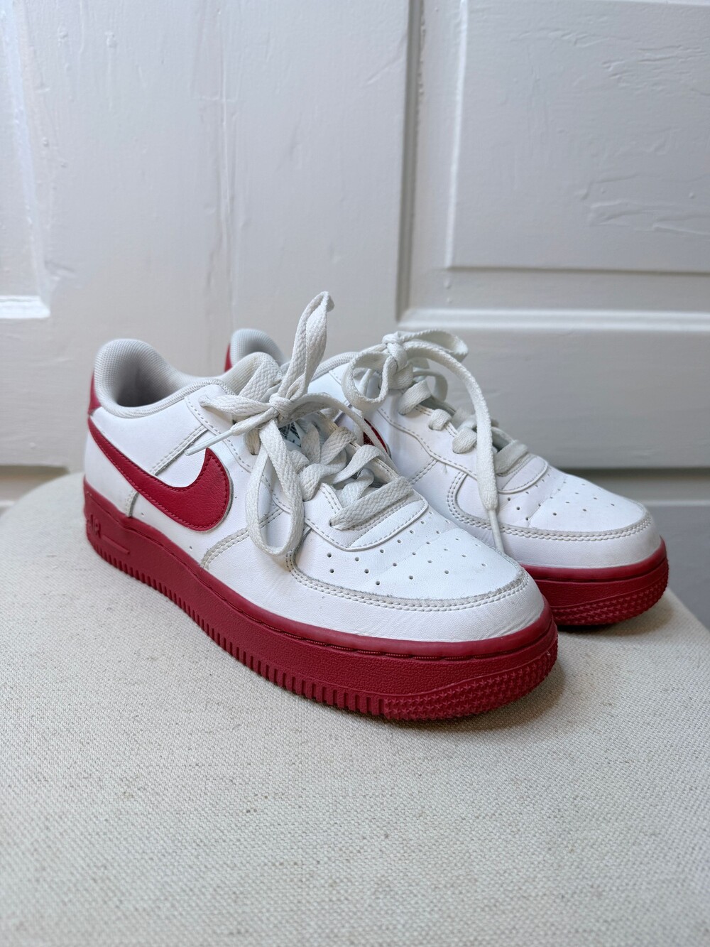 Nike Air Force 1 Low White University Red Sole Size Women's 6.5 Youth 4.5